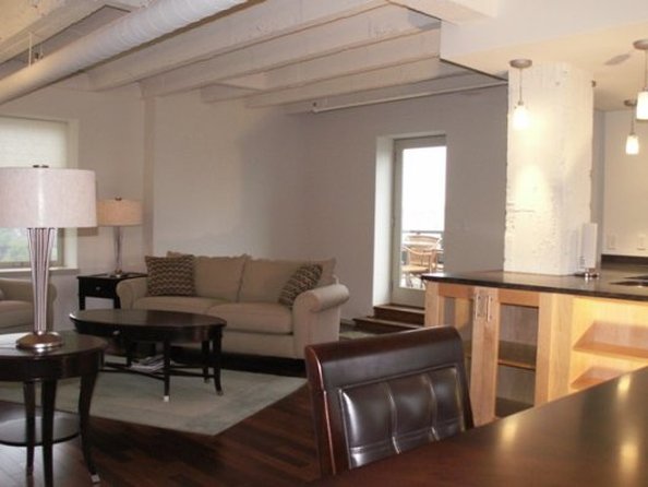 Grand Eastonian Suites - Easton, PA