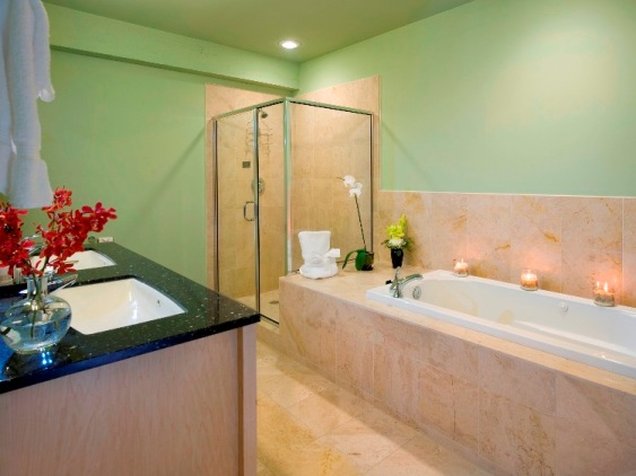 Grand Eastonian Suites - Easton, PA