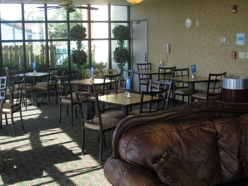 Americas Best Value Inn - West Point, MS