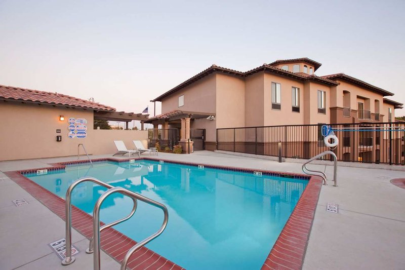 Hampton Inn & Suites Arroyo Grande/Pismo Beach Area - Arroyo Grande, CA