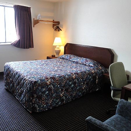 America's Best Inn - Auburn, MI