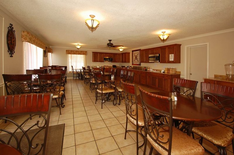 Colony Inn - Forrest City, AR
