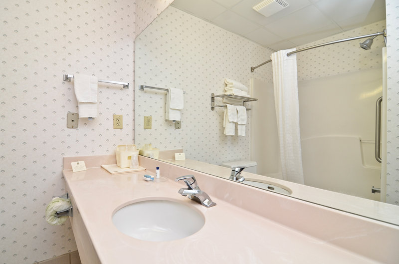 Best Western Bradbury Inn & Suites