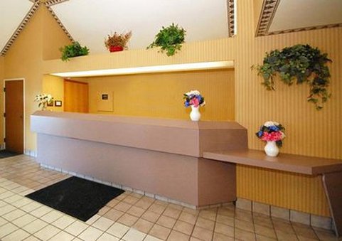 Rodeway Inn - Mukwonago, WI
