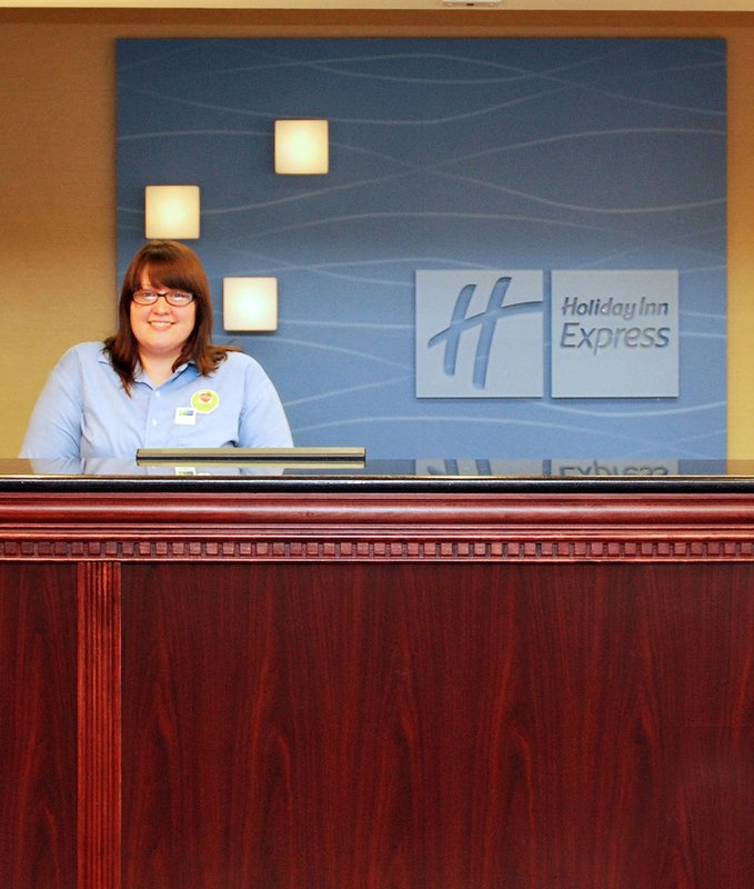 Holiday Inn Express-Lapeer - Clifford, MI