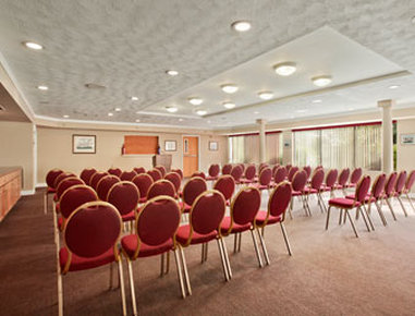 Royal Plaza Hotel - Middletown, RI