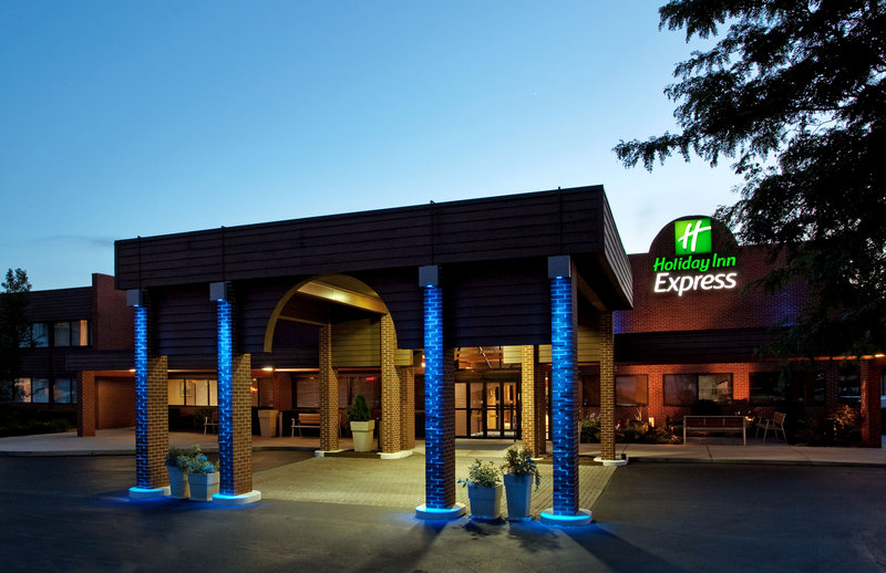 HOLIDAY INN EXPRESS - Altoona, PA