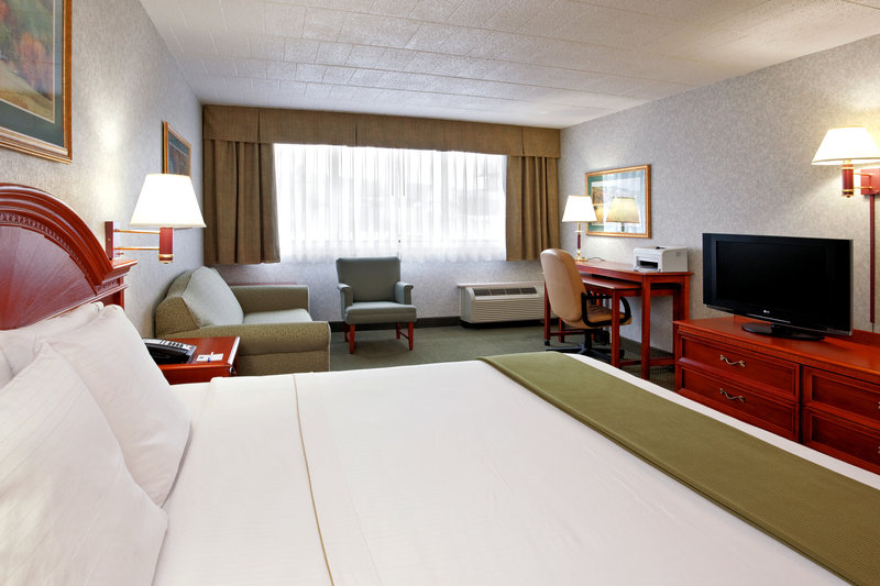 Holiday Inn Express - Tyrone, PA