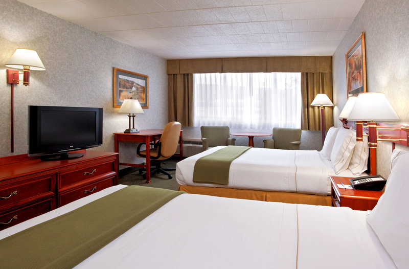 Holiday Inn Express - Tyrone, PA