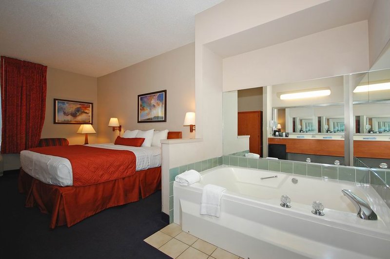Best Western - Lawrence, KS