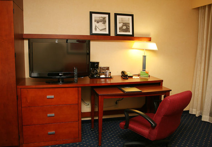 Courtyard By Marriott Columbus West - Columbus, OH