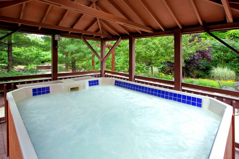 HOLIDAY INN EXPRESS - Altoona, PA