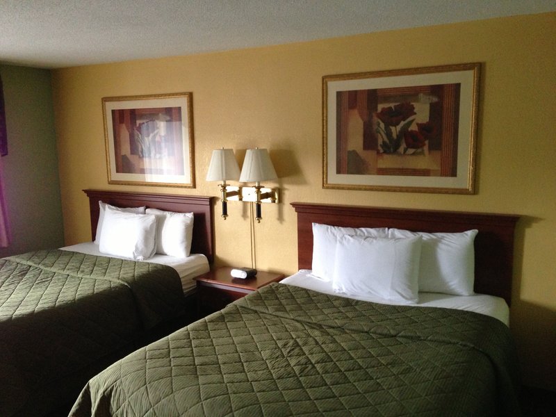 Travelodge Buffalo University District - Amherst, NY