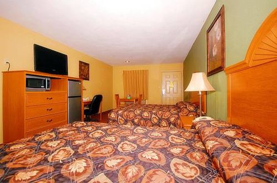 Coachlight Inn Motel - Brenham, TX