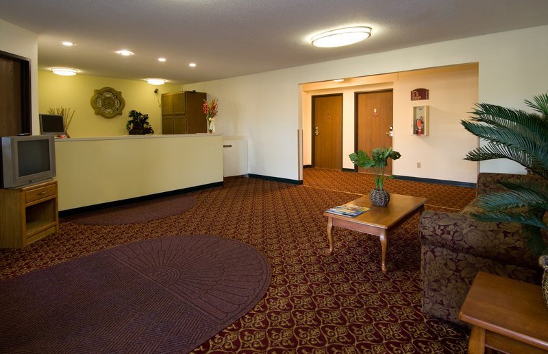 Econo Lodge - Brainerd, MN