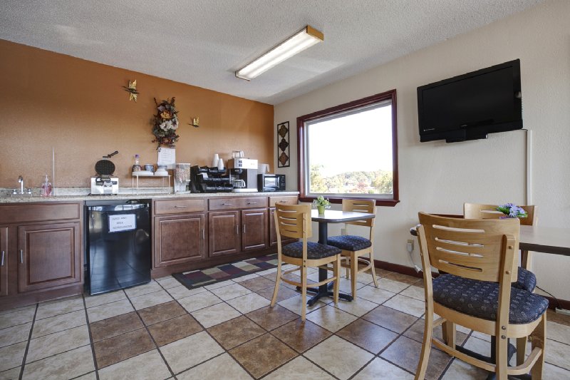 Econolodge - Kingsport, TN