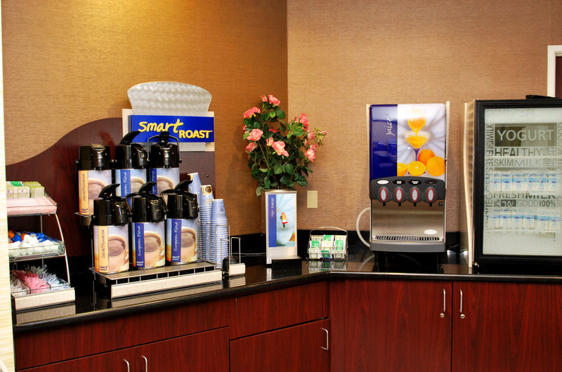 Holiday Inn Express-Lapeer - Clifford, MI