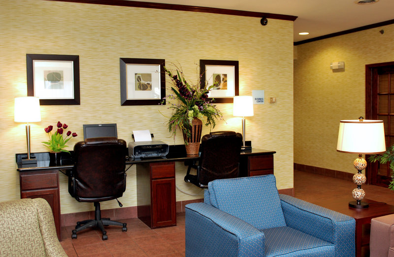 Holiday Inn Express-Lapeer - Clifford, MI