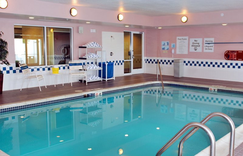 Holiday Inn Express-Lapeer - Clifford, MI