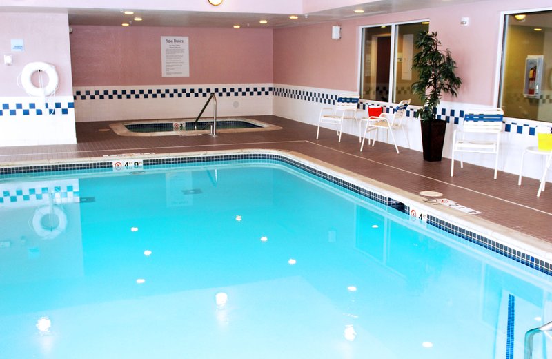 Holiday Inn Express-Lapeer - Clifford, MI
