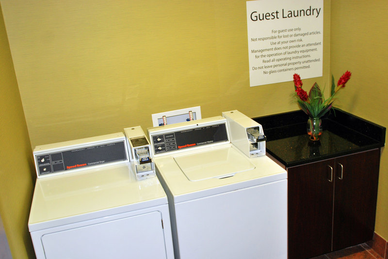 Holiday Inn Express-Lapeer - Clifford, MI