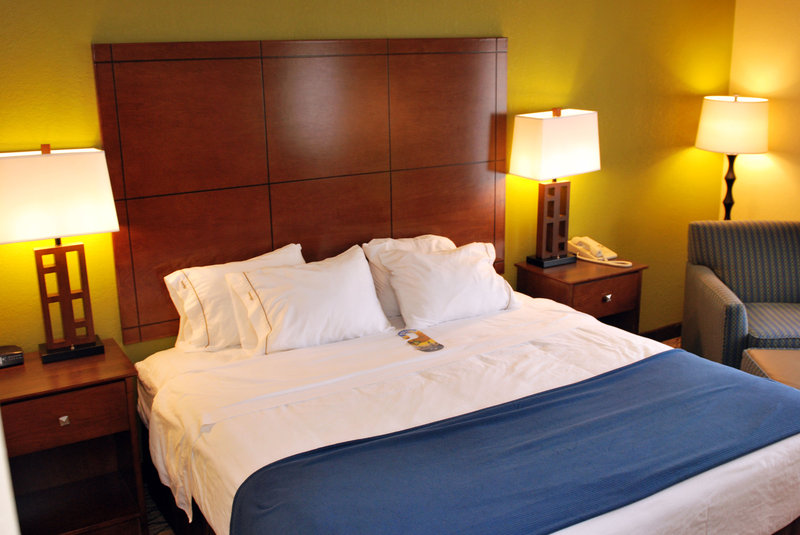 Holiday Inn Express-Lapeer - Clifford, MI