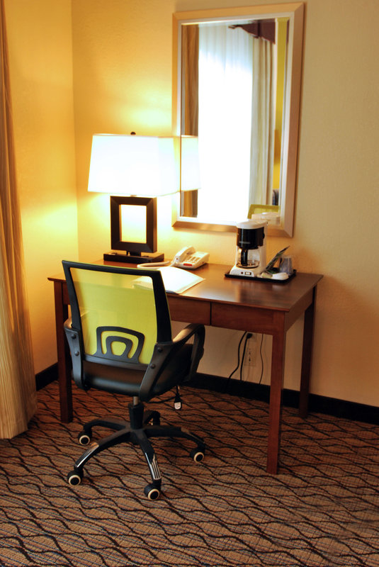 Holiday Inn Express-Lapeer - Clifford, MI