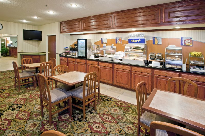 Holiday Inn Express - Uniondale, IN