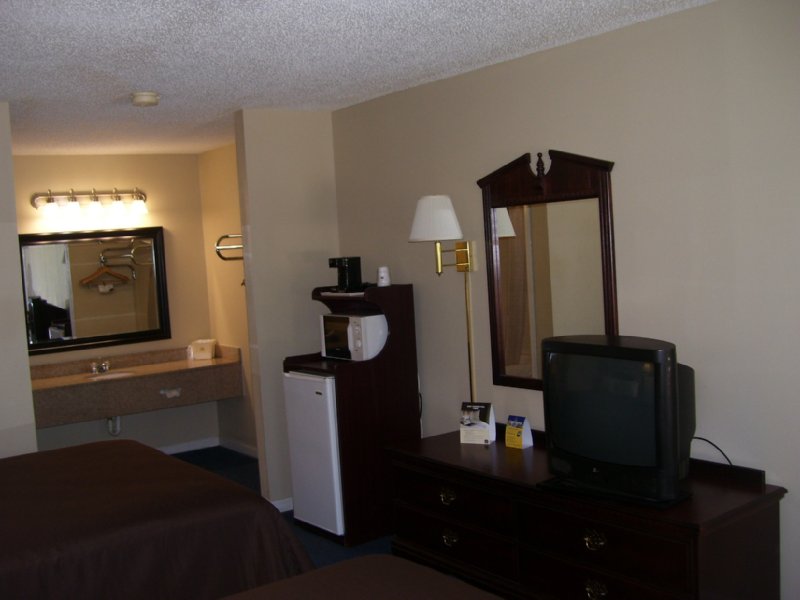 Americas Best Value Inn - Hazlehurst, GA