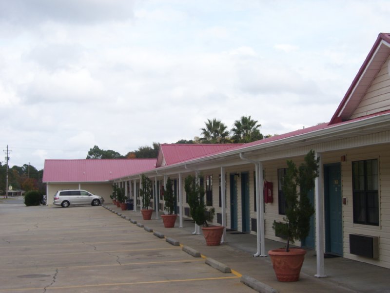 Americas Best Value Inn - Hazlehurst, GA