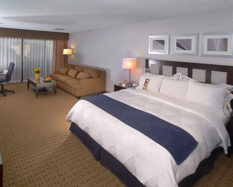 Park Inn by Radisson Hotel & Water Park | 2500 Carlisle Blvd NE, Albuquerque, NM, 87110 | +1 (505) 888-3311