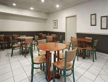 Days Inn By Wyndham Albion - Albion, MI