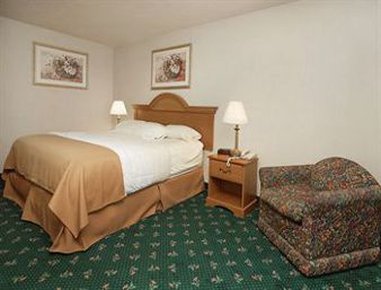 Days Inn By Wyndham Albion - Albion, MI