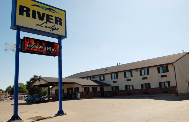 River Lodge - Pierre, SD