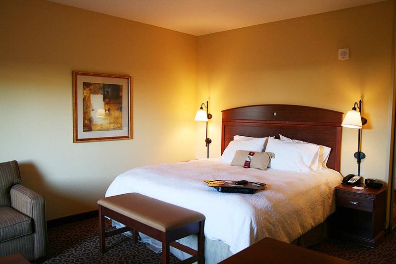 Hampton Inn Bismarck - Bismarck, ND