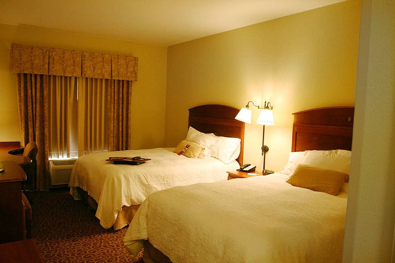 Hampton Inn Bismarck - Bismarck, ND
