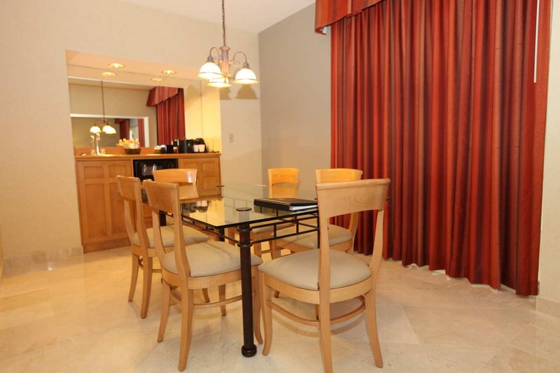 Doubletree Suites By Hilton Hotel McAllen - McAllen, TX