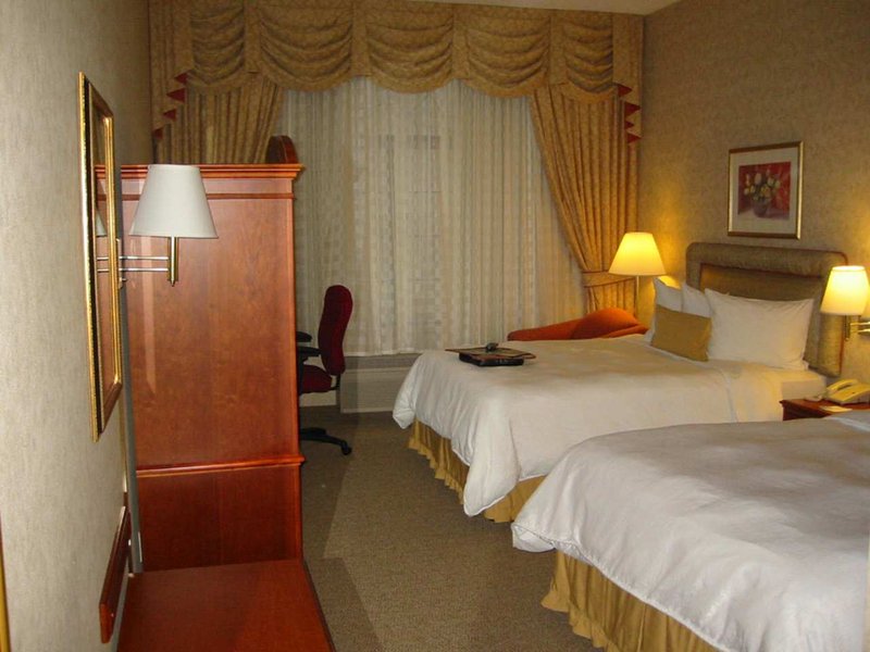 Hampton Inn & Suites Rockville Centre - Rockville Centre, NY