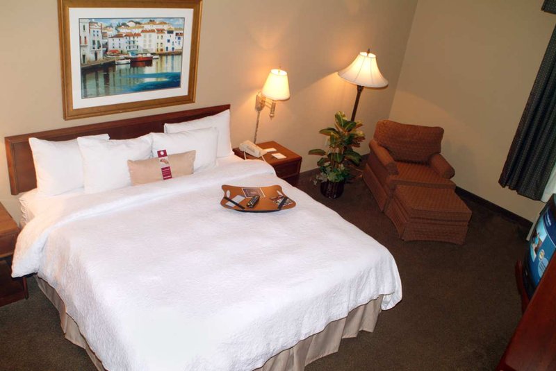 Hampton Inn & Suites Tampa-North - Tampa, FL