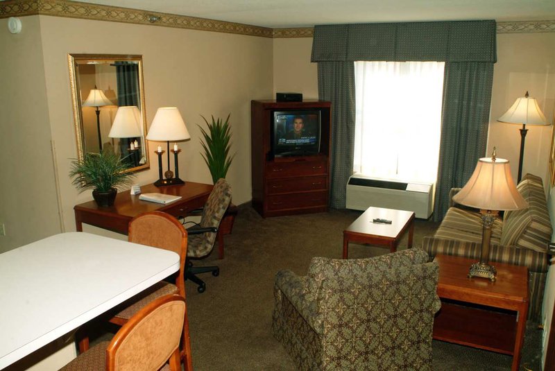 Hampton Inn & Suites Tampa-North - Tampa, FL