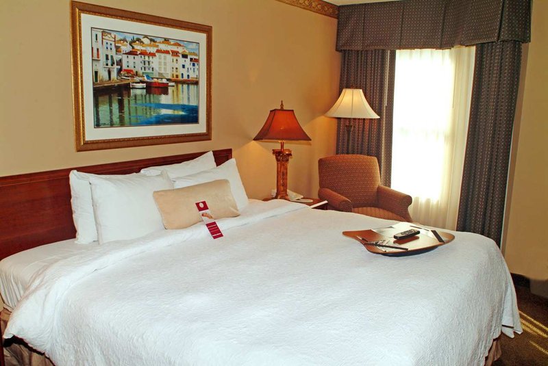 Hampton Inn & Suites Tampa-North - Tampa, FL