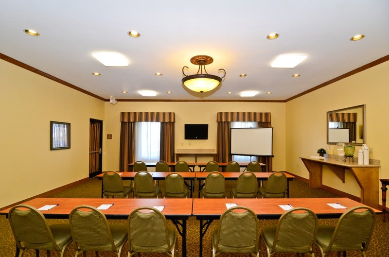 BEST WESTERN PLUS Schulenburg Inn & Suites - Schulenburg, TX