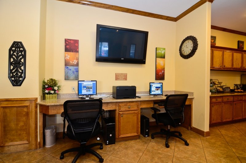BEST WESTERN PLUS Schulenburg Inn & Suites - Schulenburg, TX
