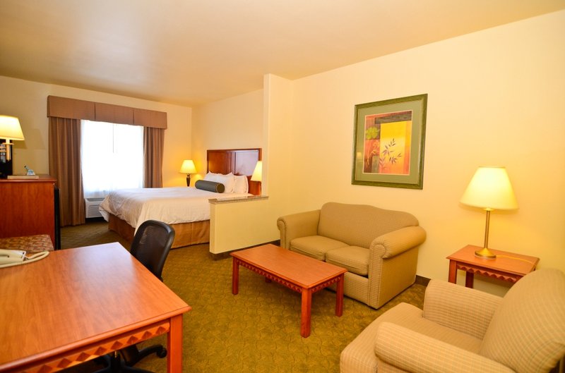 BEST WESTERN PLUS Schulenburg Inn & Suites - Schulenburg, TX