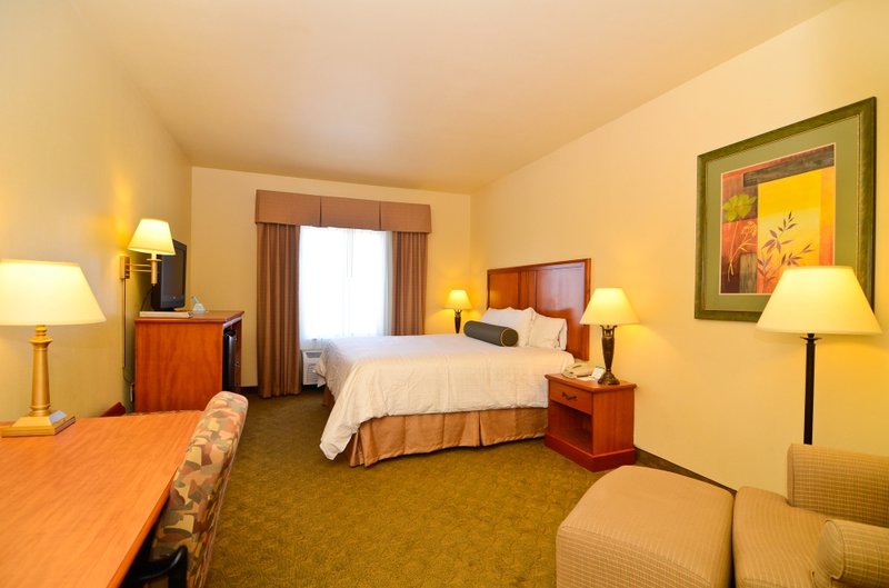 BEST WESTERN PLUS Schulenburg Inn & Suites - Schulenburg, TX