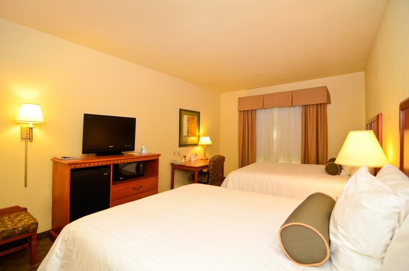 BEST WESTERN PLUS Schulenburg Inn & Suites - Schulenburg, TX