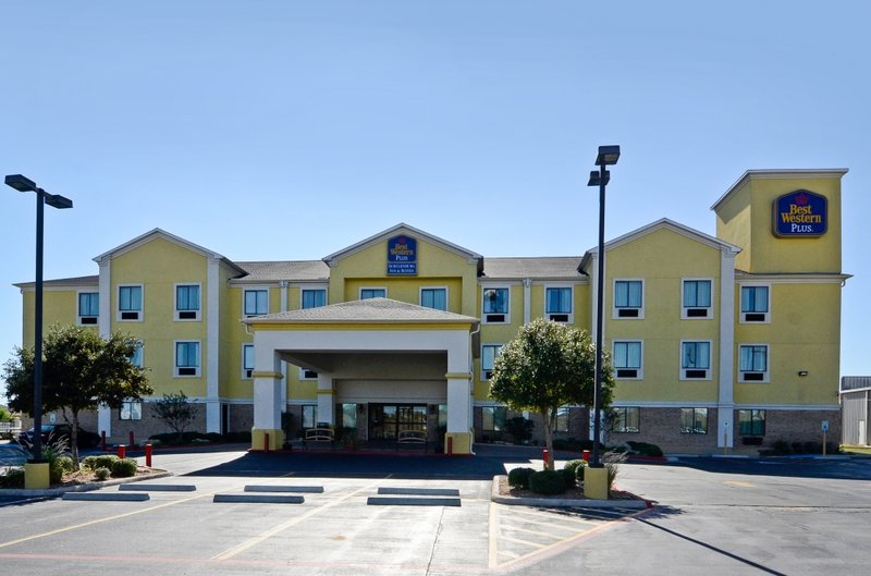 BEST WESTERN PLUS Schulenburg Inn & Suites - Schulenburg, TX