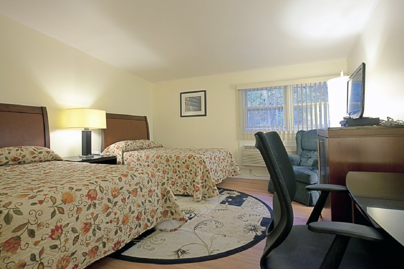 Americas Best Value Inn - Highland, NY