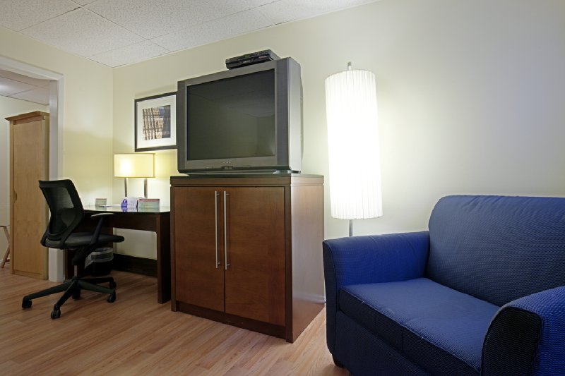 Americas Best Value Inn - Highland, NY