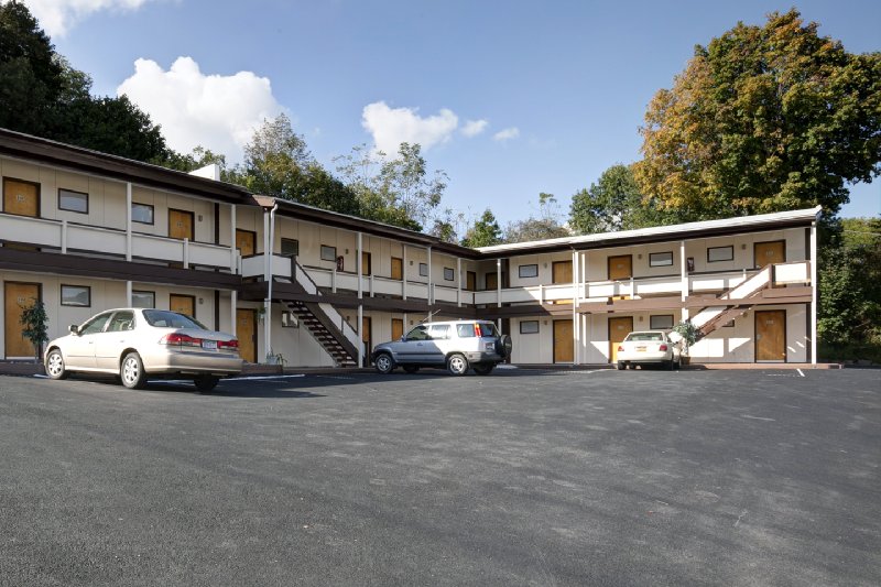 Americas Best Value Inn - Highland, NY